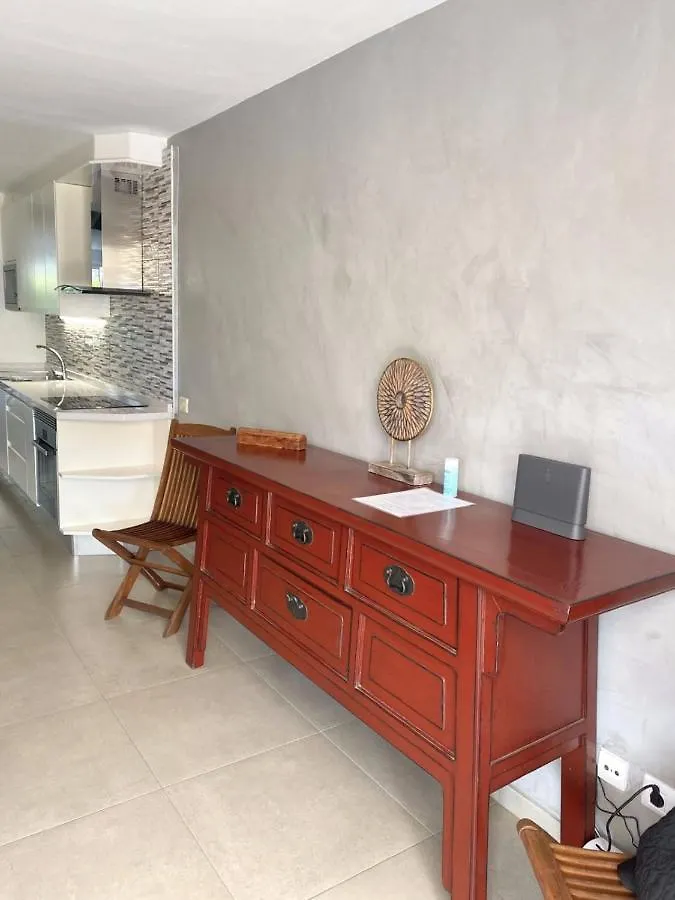 דירה מלון אדחה El Galeon Townhouse