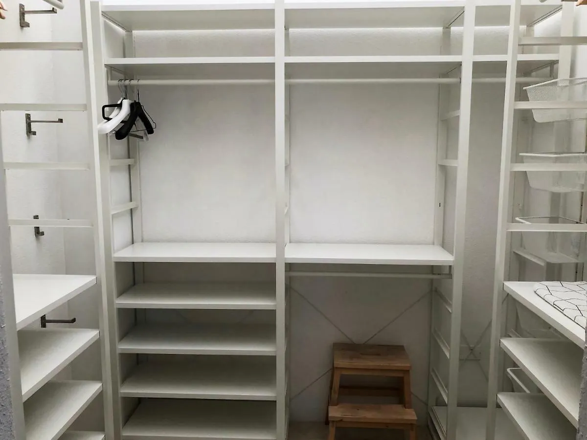 מלון אדחה El Galeon Townhouse 0*,